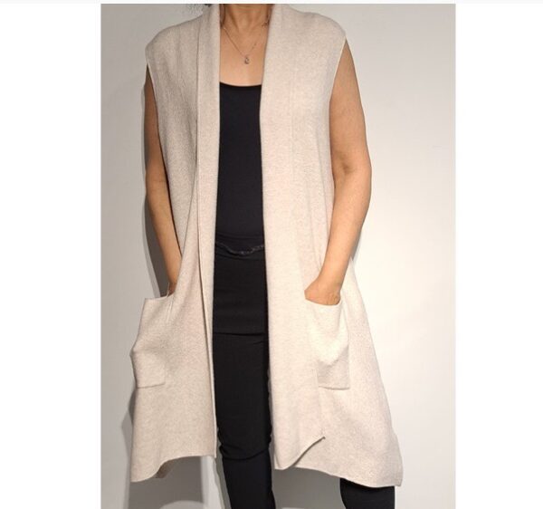 Sleeveless shaped shawl collar gilet with pockets