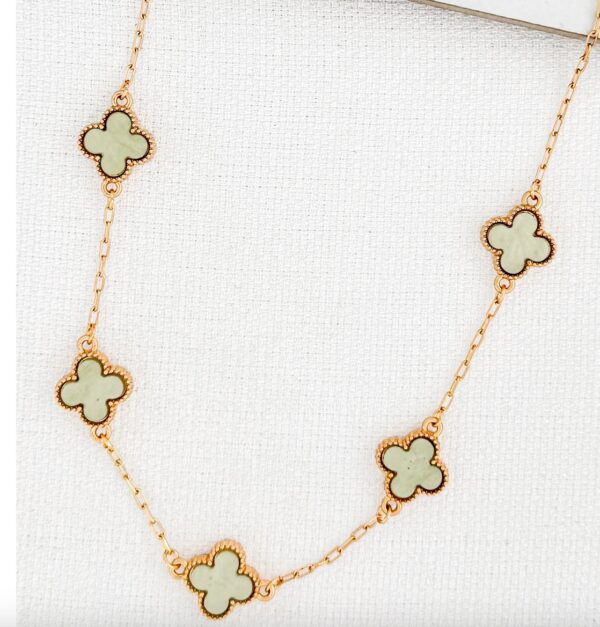 Envy Short Green Necklace with Diamante Fleurs